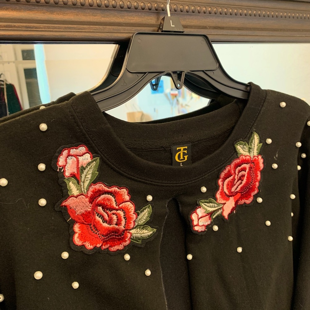 Black sweatshirt - Picture 2 of 3